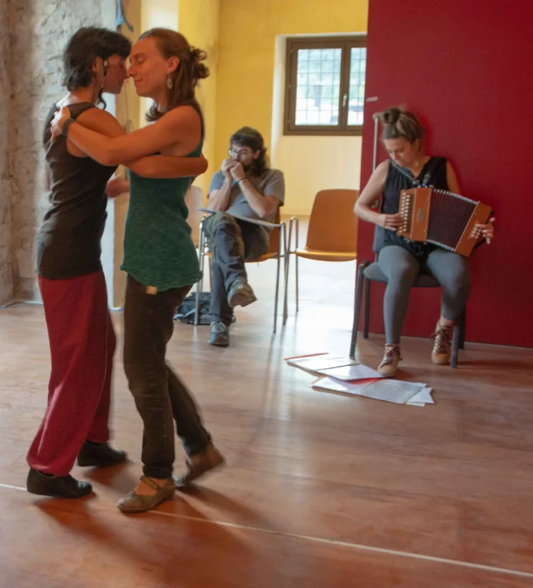 Danse folk en Ardèche